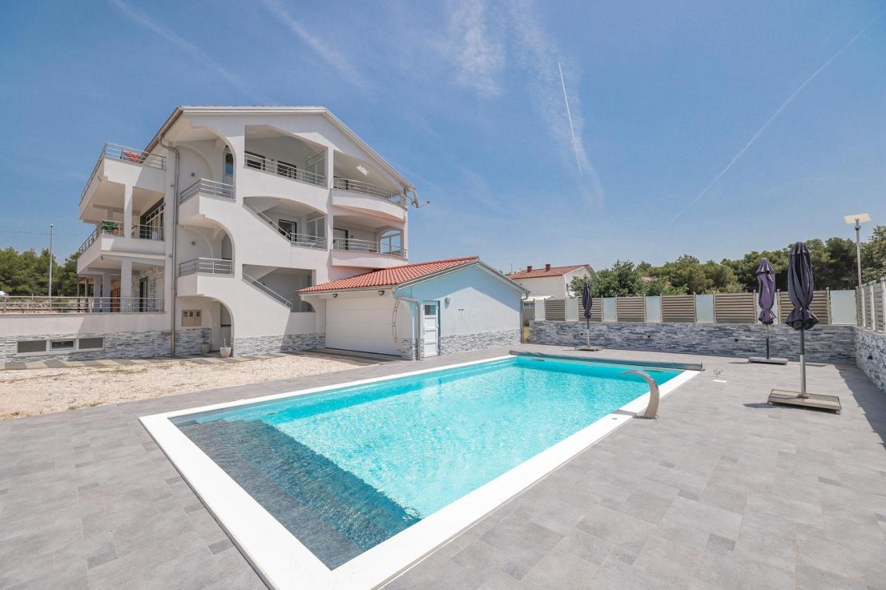 Apartments Nicola With Private Pool Bibinje Exteriör bild