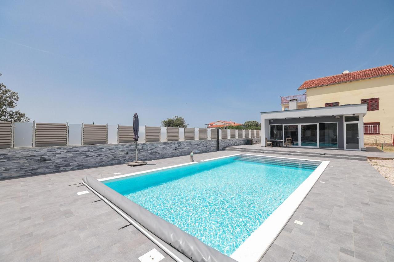 Apartments Nicola With Private Pool Bibinje Exteriör bild