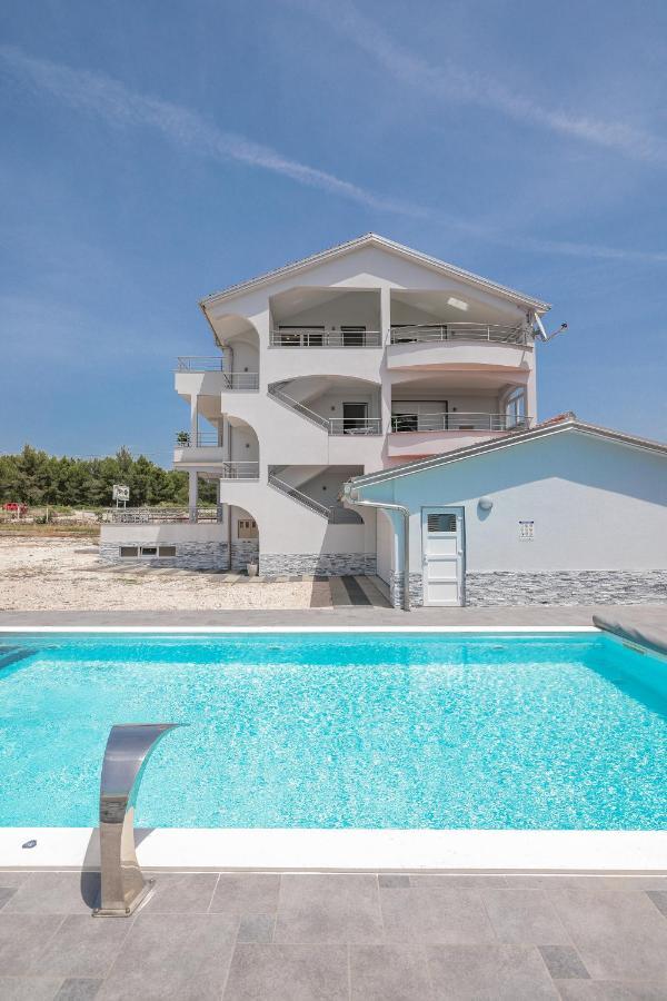Apartments Nicola With Private Pool Bibinje Exteriör bild